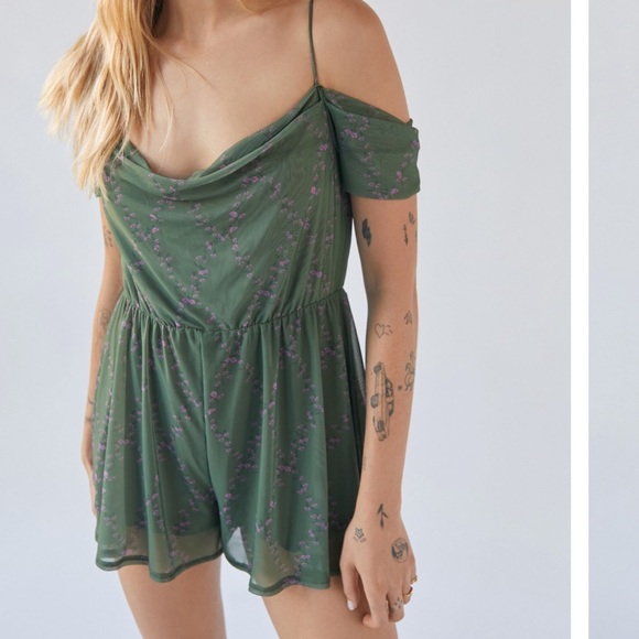 Urban outfitters Elle Floral Cowl Neck Romper - Picture 3 of 3